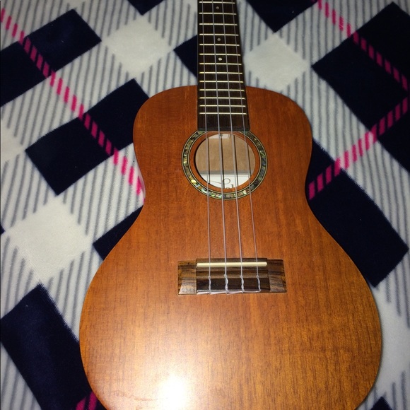 Cordoba ukulele 10cm Clearance
